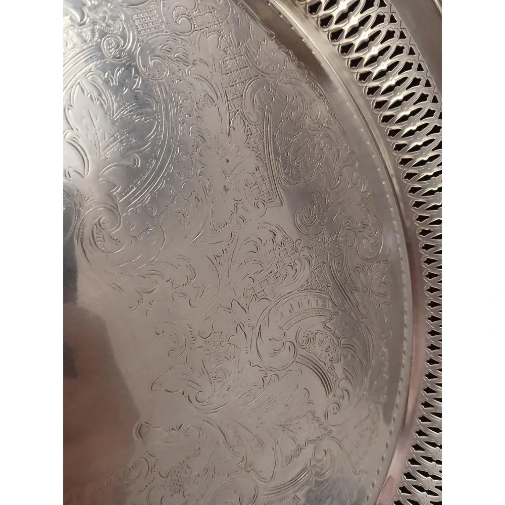 Vintage 1940s ONEIDA Silver Plated Ornate Design 14.5